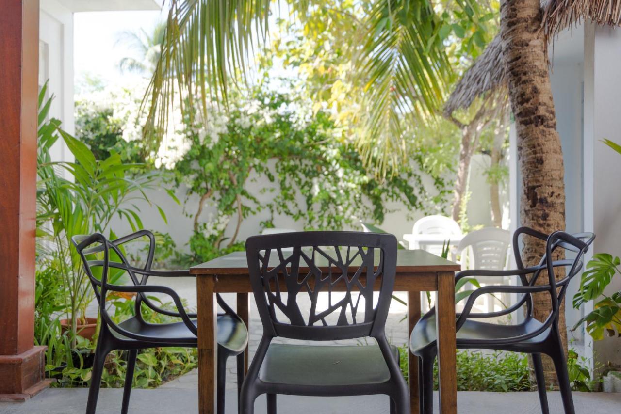 Отель Palm Gate Maldives Тулусду Экстерьер фото