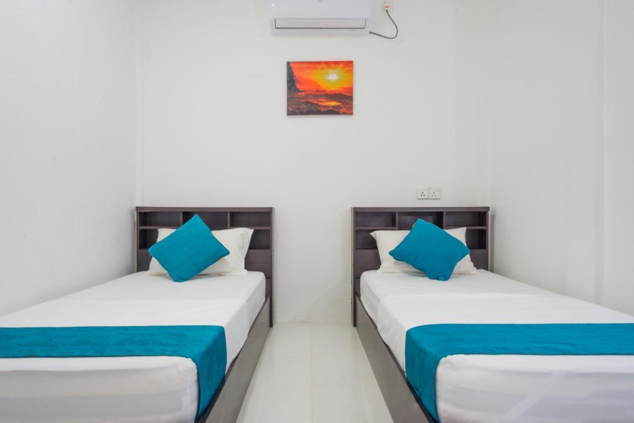 Отель Palm Gate Maldives Тулусду Экстерьер фото